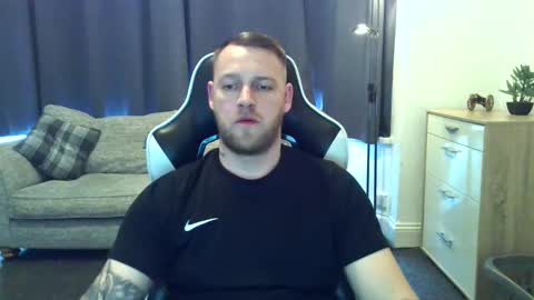 mrengland86566 online show from March 7, 9:50 am