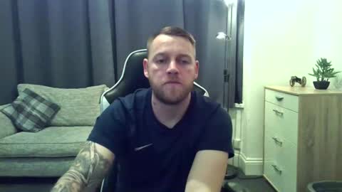 mrengland86566 online show from March 10, 9:31 pm