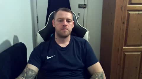 mrengland86566 online show from March 16, 11:42 pm