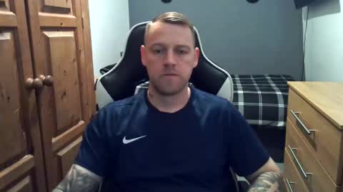 mrengland86566 online show from March 29, 2:50 pm