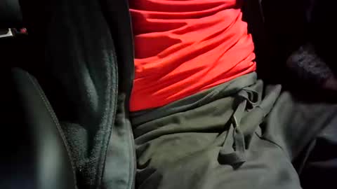 IwantU2WatchME online show from October 3, 6:10 am