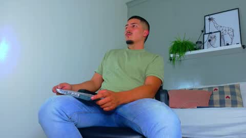 Mr Fox online show from September 18, 7:38 pm