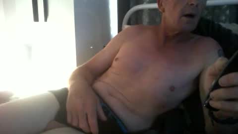 mrgray11xxx aussie online show from September 28, 8:03 pm