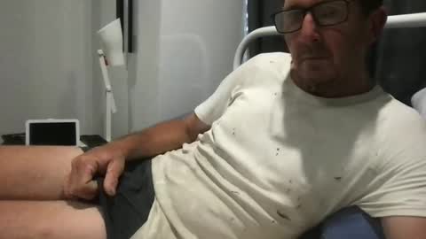 Snapshot of mrgray11xxx chatting on January 13, 5:35 am mrgray11xxx aussie online show from January 13, 5:35 am