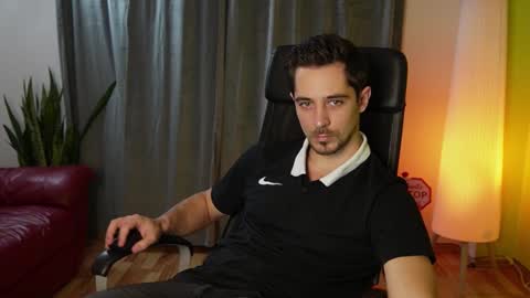 juan luis online show from December 25, 6:09 pm