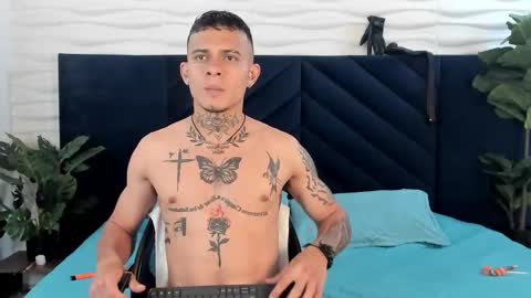 mrjustin_ online show from December 17, 8:59 pm