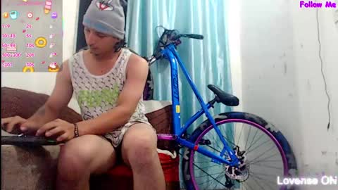 Snapshot of mrkingsaintx chatting on June 4, 12:49 am DEIVI online show from June 4, 12:49 am