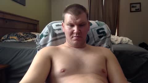 Snapshot of mrlongm8 chatting on February 6, 6:35 pm mrlongm8 online show from February 6, 6:35 pm