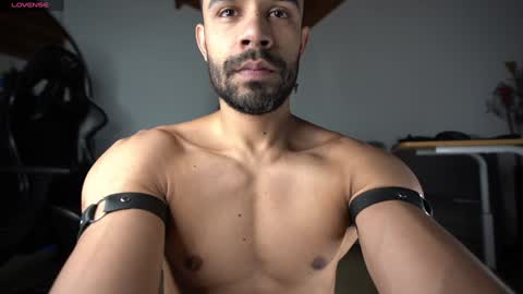 Snapshot of mrlouiss chatting on December 28, 6:18 pm Luis Instagram online show from December 28, 6:18 pm