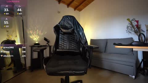 Snapshot of mrlouiss chatting on February 7, 4:14 pm Luis Instagram online show from February 7, 4:14 pm