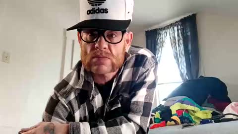 Snapshot of mrmagillacutty chatting on February 17, 9:52 pm Jacob Matthew online show from February 17, 9:52 pm