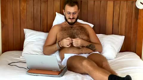 Max online show from May 29, 6:33 am