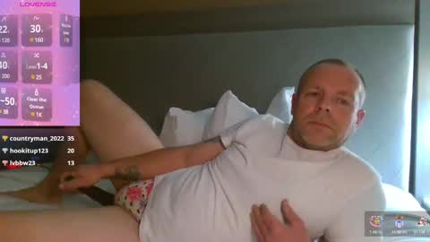 Snapshot of mrmojo704 chatting on January 22, 3:20 am MrMojo704 online show from January 22, 3:20 am