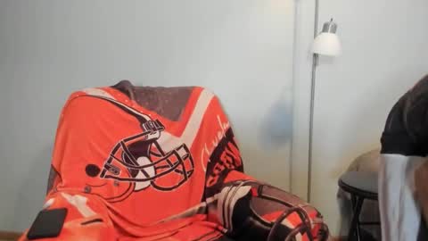 Snapshot of mromg007 chatting on February 5, 3:22 am mromg007 online show from February 5, 3:22 am