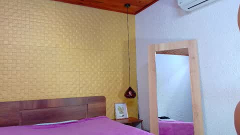 mrs_buttocks online show from March 5, 1:50 pm