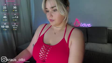 Snapshot of mrs_kitty69 chatting on October 12, 9:08 am mrs kitty69 online show from October 12, 9:08 am