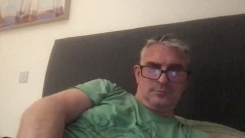 Snapshot of mrsensible chatting on October 31, 12:33 am Mr Sensible online show from October 31, 12:33 am