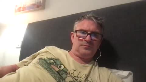 Snapshot of mrsensible chatting on February 4, 1:55 am Mr Sensible online show from February 4, 1:55 am