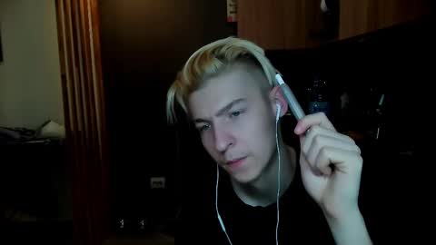 Snapshot of mrsexycum4u chatting on February 23, 7:28 pm Adam online show from February 23, 7:28 pm