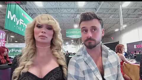 MrsKellyPierce online show from December 7, 8:05 pm