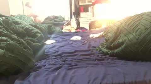 Mr and Mrs metkat online show from February 8, 10:40 am