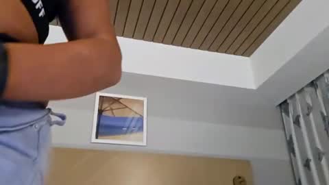 Snapshot of mrz_jon3z chatting on September 19, 5:20 am Jon3z online show from September 19, 5:20 am