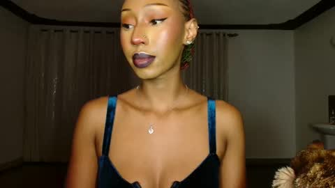 Snapshot of ms_crystal chatting on November 13, 3:33 pm ms_crystal online show from November 13, 3:33 pm