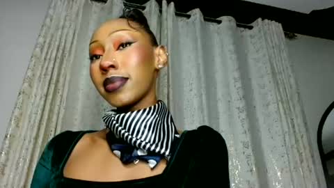 ms_crystal online show from June 18, 4:22 pm