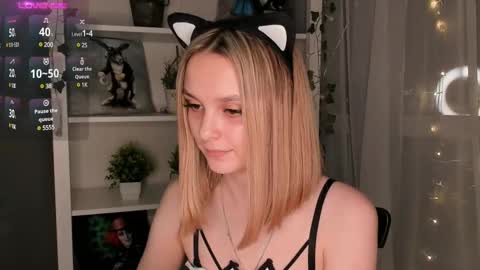 Elizabeth online show from February 9, 10:00 pm