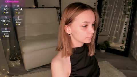 Elizabeth online show from March 1, 7:37 pm