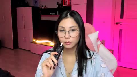 Snapshot of ms_emily_ chatting on November 27, 5:48 pm ms_emily_ online show from November 27, 5:48 pm