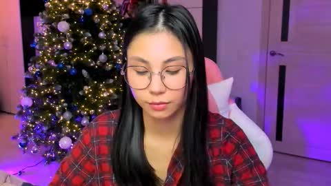 Snapshot of ms_emily_ chatting on December 21, 8:49 pm ms_emily_ online show from December 21, 8:49 pm