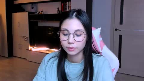 Snapshot of ms_emily_ chatting on January 7, 4:31 pm ms_emily_ online show from January 7, 4:31 pm