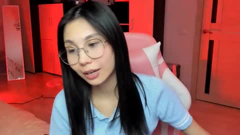 Snapshot of ms_emily_ chatting on January 31, 9:57 pm ms_emily_ online show from January 31, 9:57 pm