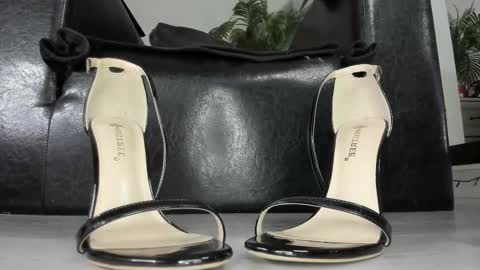 Snapshot of ms_enigma chatting on October 3, 4:04 pm Goddess. Miss. Lady. Queen. Madam Milady online show from October 3, 4:04 pm