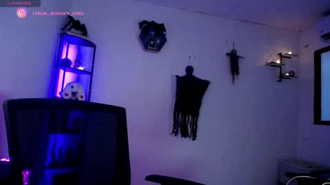 Snapshot of ms_lissa chatting on October 16, 10:22 pm MISS LISSA online show from October 16, 10:22 pm