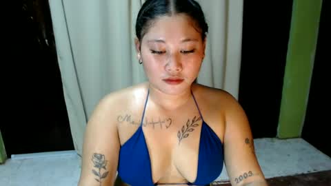 Snapshot of ms_loraine chatting on June 15, 3:53 am Loraine online show from June 15, 3:53 am