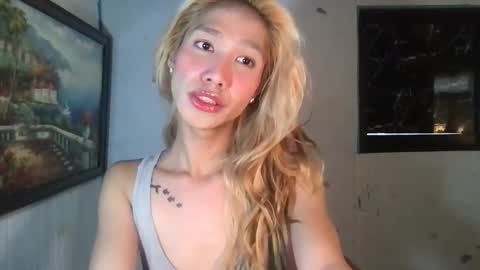 Snapshot of ms_maureenx69x chatting on April 1, 10:51 pm ms_maureenx69x online show from April 1, 10:51 pm