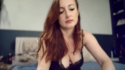 Snapshot of ms_mel chatting on December 20, 10:16 am Melanie online show from December 20, 10:16 am