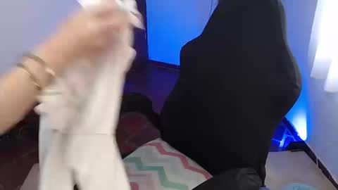 Snapshot of ms_sofiax chatting on March 19, 5:39 pm Sofia online show from March 19, 5:39 pm