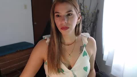 Snapshot of ms_sofiax chatting on April 27, 4:05 pm Sofia online show from April 27, 4:05 pm