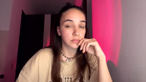 ms_sophiee online show from April 26, 6:27 pm