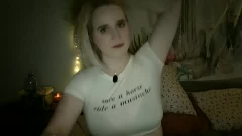 Snapshot of msclairewhatever chatting on October 3, 3:14 am msclairewhatever online show from October 3, 3:14 am