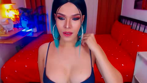 Snapshot of mshardhugedickx chatting on April 5, 2:14 pm Goddess Tyra online show from April 5, 2:14 pm