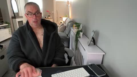 mtb1697 online show from October 7, 9:50 am