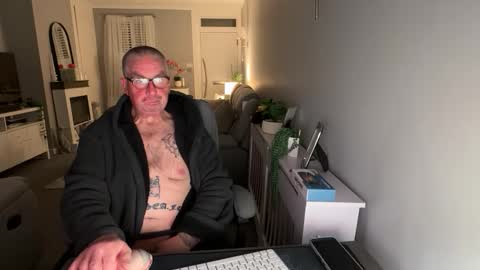 mtb1697 online show from November 9, 11:36 pm