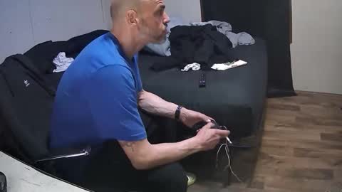 Snapshot of muffdiver718 chatting on February 12, 11:33 pm Muffdiver online show from February 12, 11:33 pm