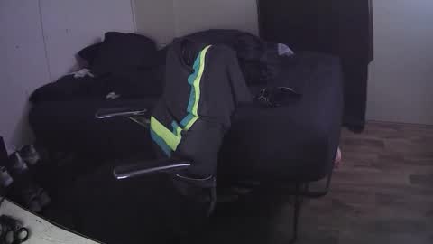 Snapshot of muffdiver718 chatting on February 14, 6:43 am Muffdiver online show from February 14, 6:43 am