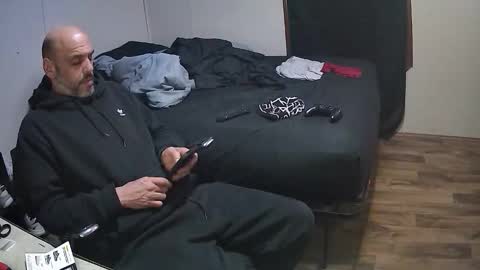 Snapshot of muffdiver718 chatting on February 16, 11:23 pm Muffdiver online show from February 16, 11:23 pm