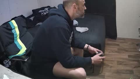 Snapshot of muffdiver718 chatting on February 22, 9:24 pm Muffdiver online show from February 22, 9:24 pm